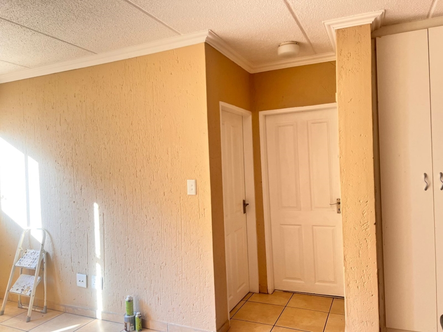 1 Bedroom Property for Sale in Ormonde View Gauteng