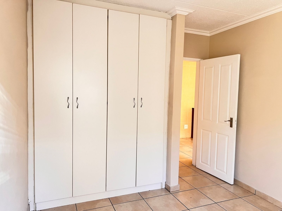 1 Bedroom Property for Sale in Ormonde View Gauteng
