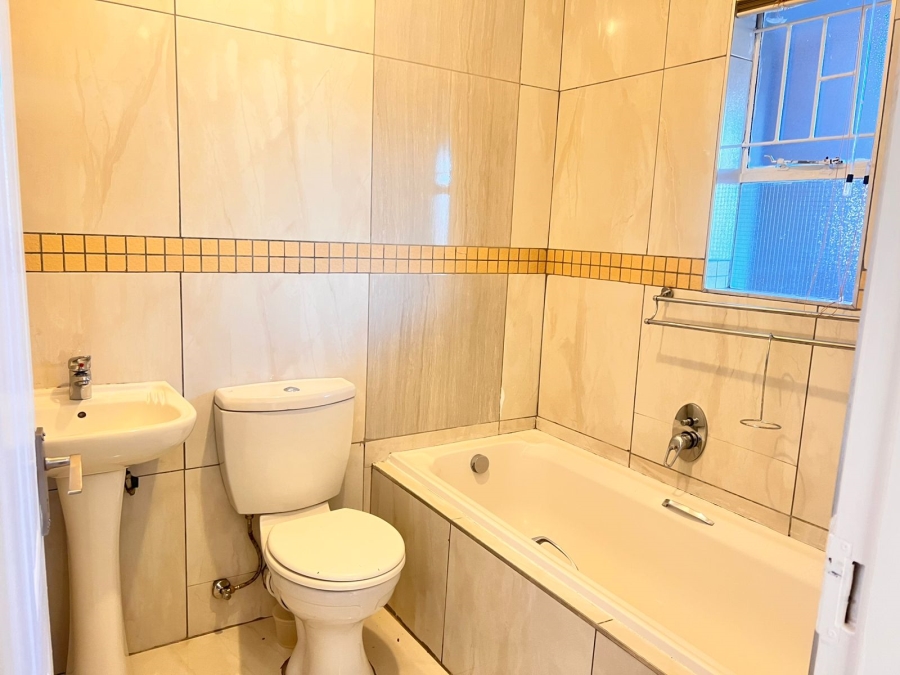 1 Bedroom Property for Sale in Ormonde View Gauteng