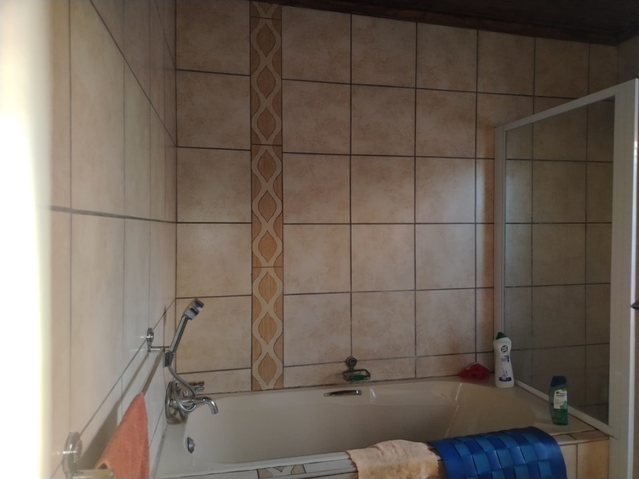 4 Bedroom Property for Sale in Dersley Gauteng