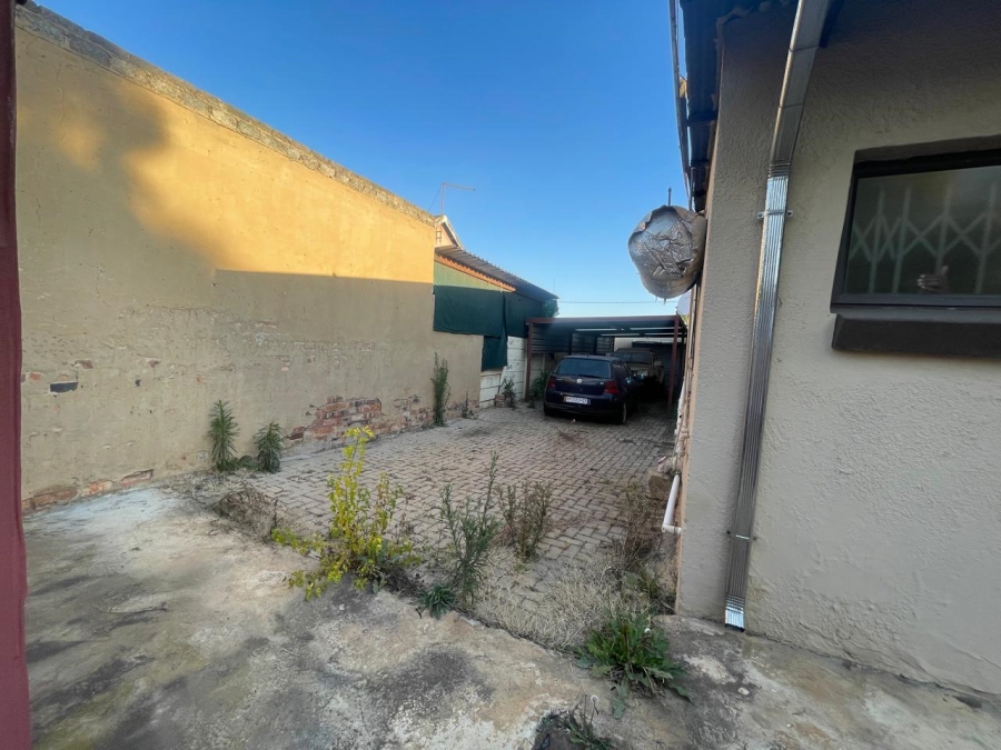 4 Bedroom Property for Sale in Dersley Gauteng
