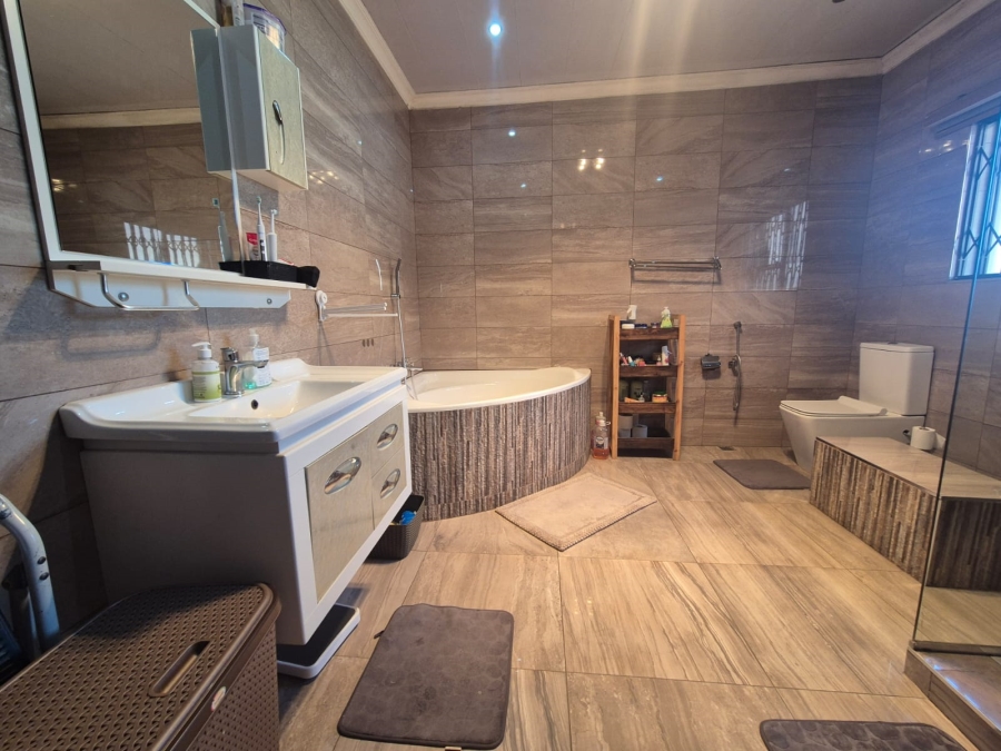 4 Bedroom Property for Sale in Waldrift Gauteng