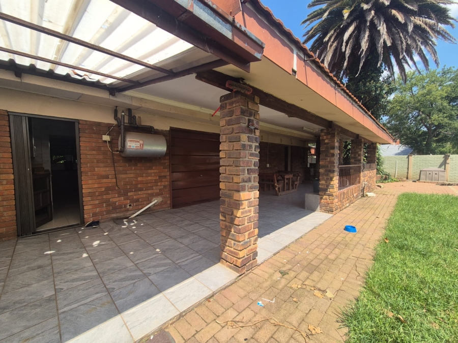 4 Bedroom Property for Sale in Waldrift Gauteng
