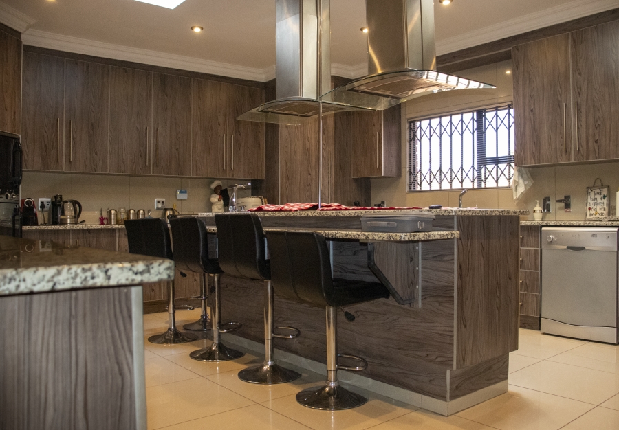6 Bedroom Property for Sale in Vaal Marina Gauteng