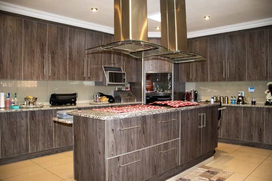6 Bedroom Property for Sale in Vaal Marina Gauteng