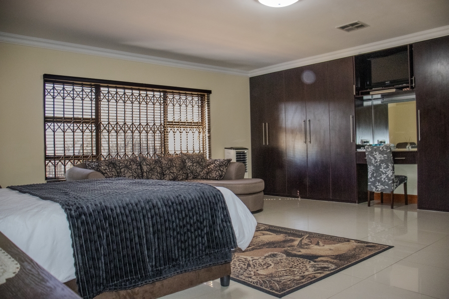 6 Bedroom Property for Sale in Vaal Marina Gauteng