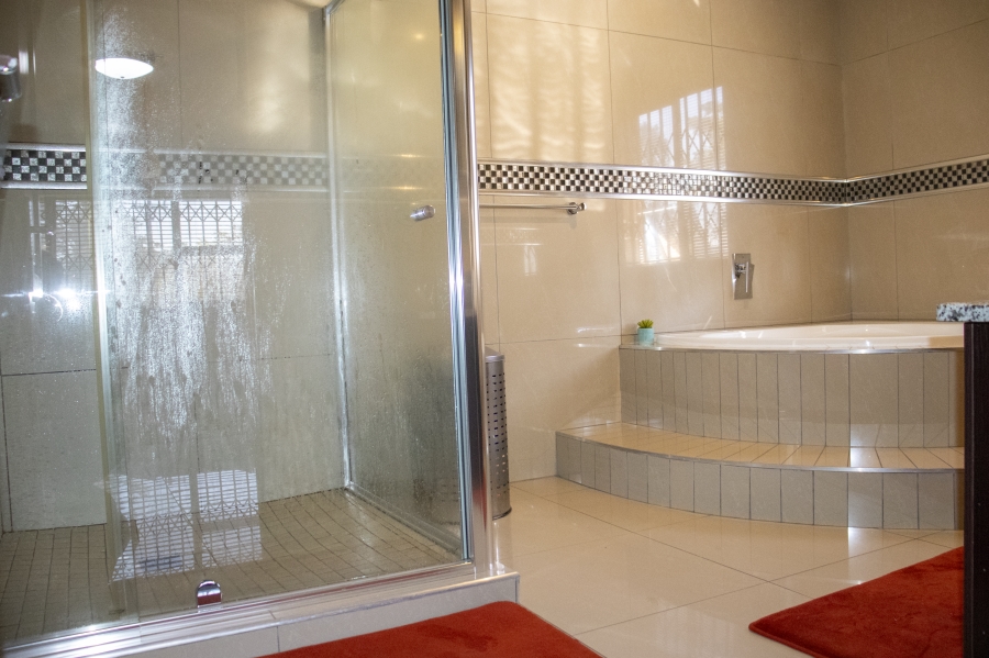 6 Bedroom Property for Sale in Vaal Marina Gauteng