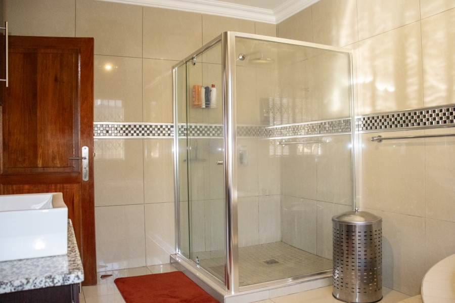 6 Bedroom Property for Sale in Vaal Marina Gauteng