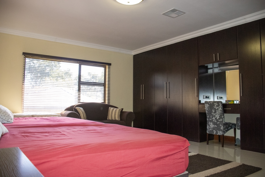 6 Bedroom Property for Sale in Vaal Marina Gauteng