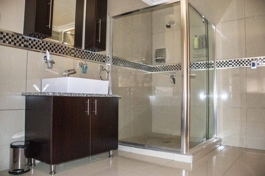 6 Bedroom Property for Sale in Vaal Marina Gauteng