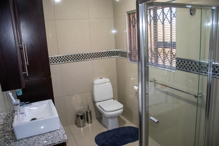 6 Bedroom Property for Sale in Vaal Marina Gauteng