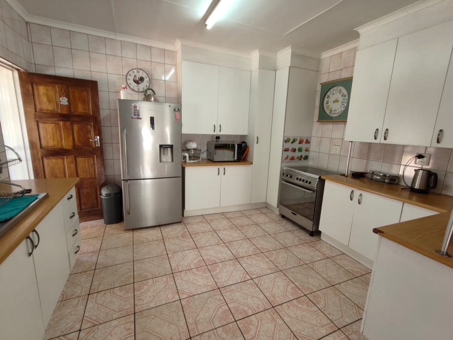 To Let 3 Bedroom Property for Rent in Kookrus Gauteng