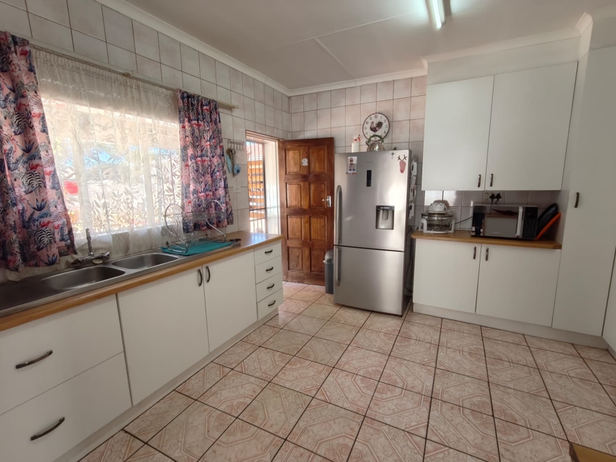 To Let 3 Bedroom Property for Rent in Kookrus Gauteng