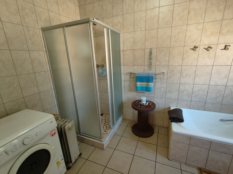 To Let 3 Bedroom Property for Rent in Kookrus Gauteng