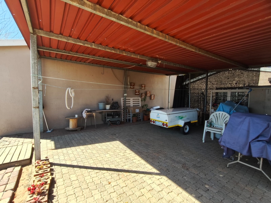 To Let 3 Bedroom Property for Rent in Kookrus Gauteng