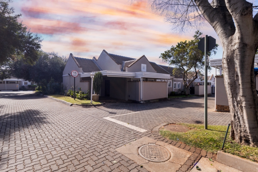 2 Bedroom Property for Sale in Willow Park Manor Gauteng