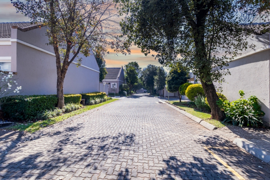 2 Bedroom Property for Sale in Willow Park Manor Gauteng