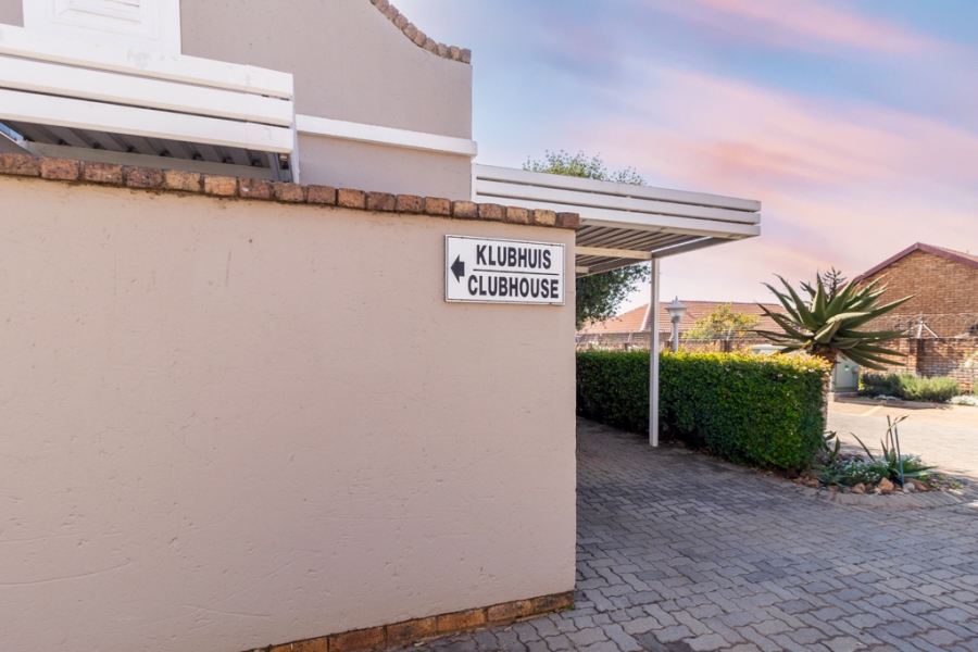 2 Bedroom Property for Sale in Willow Park Manor Gauteng