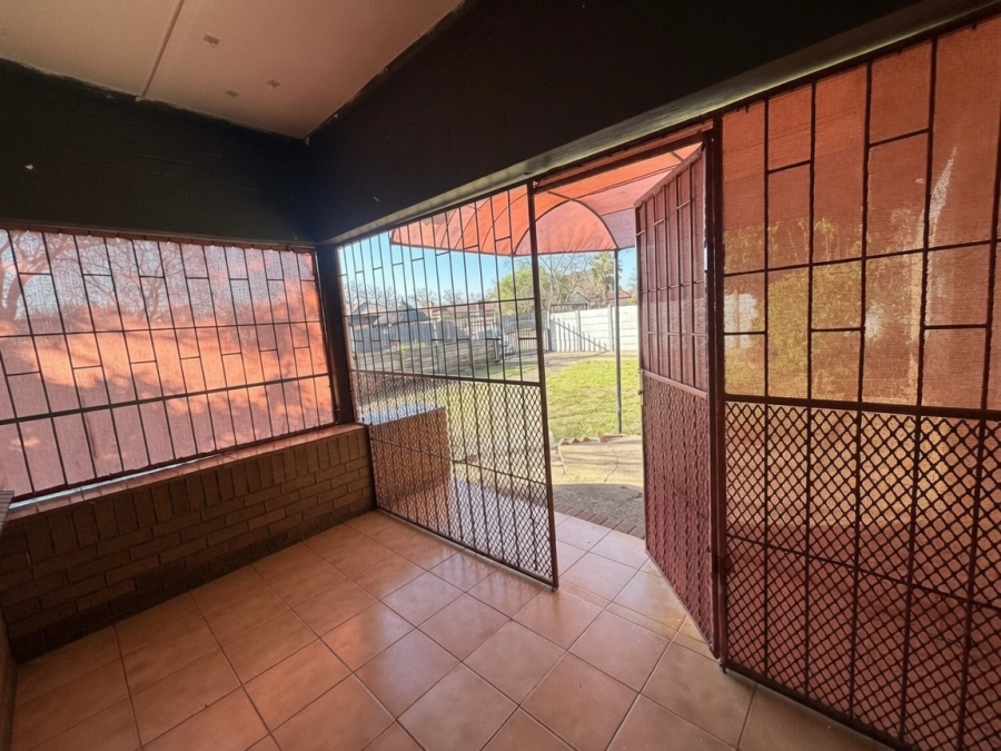 To Let 3 Bedroom Property for Rent in Vanderbijlpark Cw 6 Gauteng