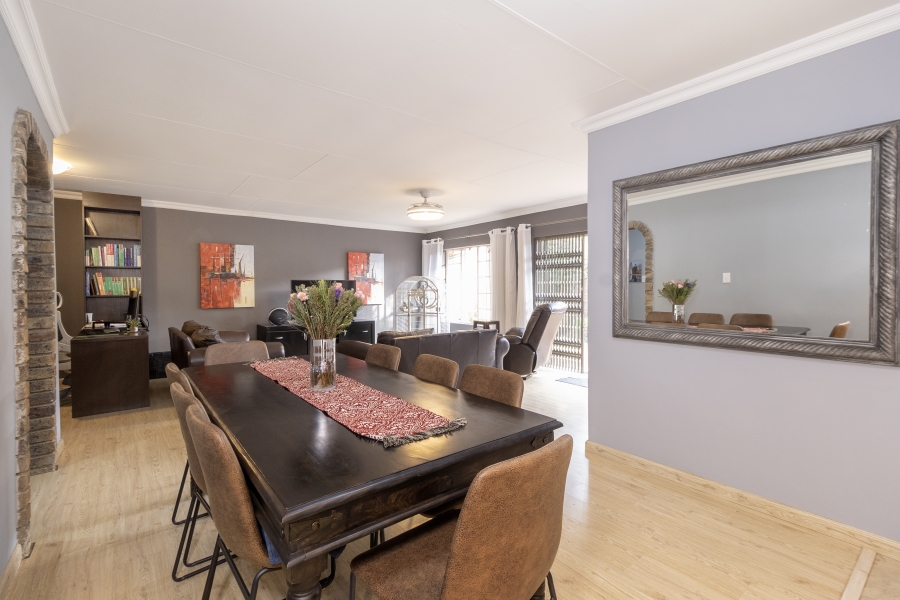 3 Bedroom Property for Sale in Eldoraigne Gauteng