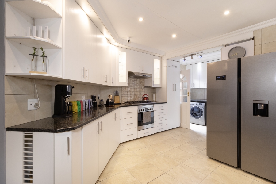 3 Bedroom Property for Sale in Eldoraigne Gauteng
