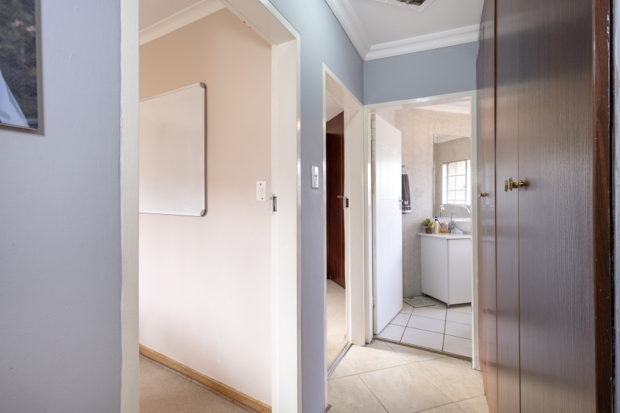 3 Bedroom Property for Sale in Eldoraigne Gauteng