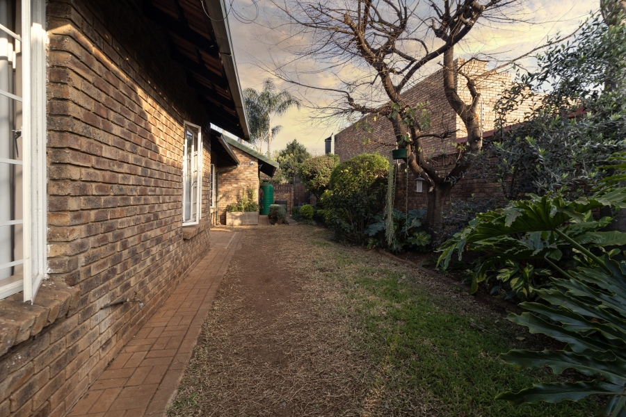 3 Bedroom Property for Sale in Eldoraigne Gauteng