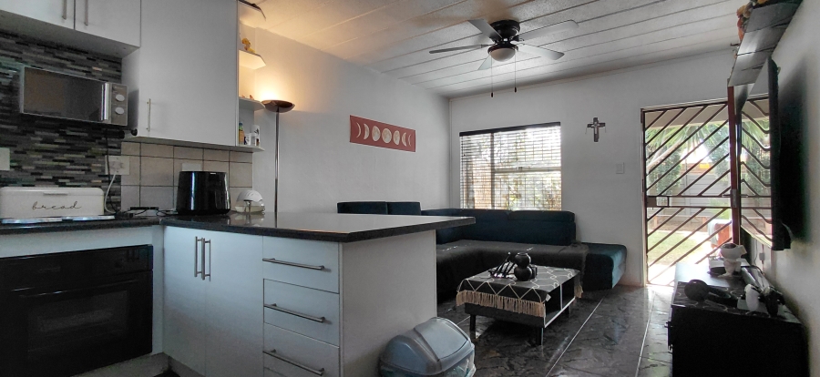 1 Bedroom Property for Sale in Beyers Park Gauteng