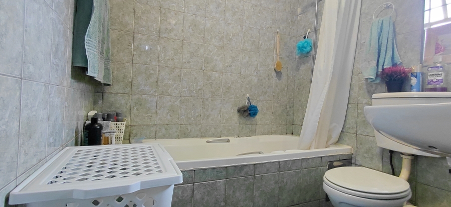 1 Bedroom Property for Sale in Beyers Park Gauteng
