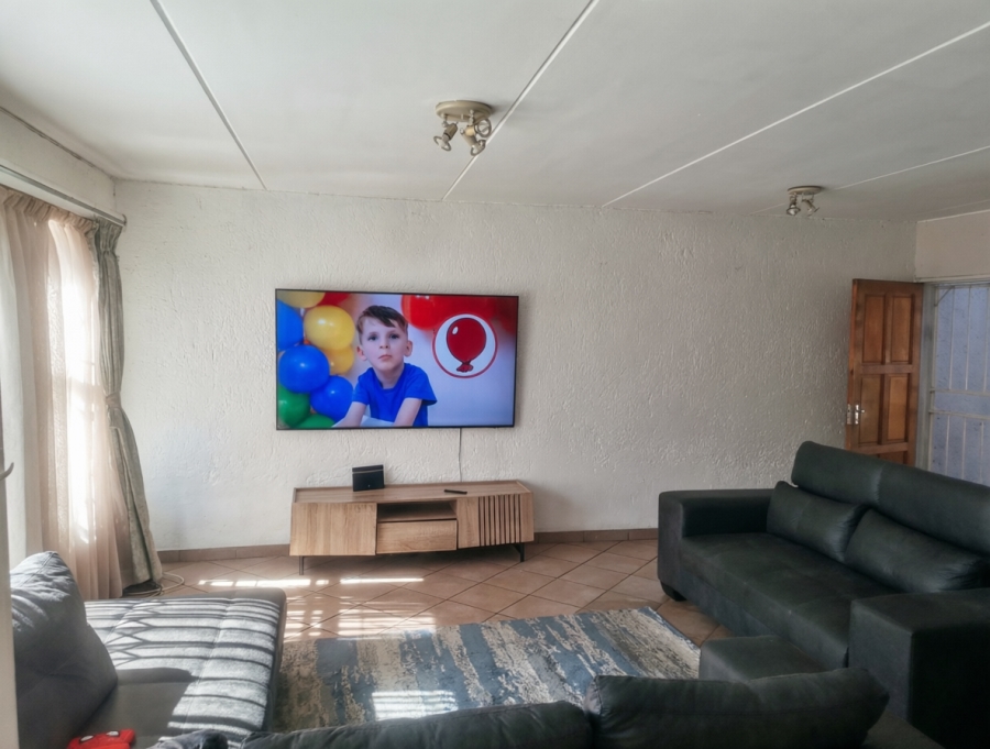 3 Bedroom Property for Sale in Buccleuch Gauteng