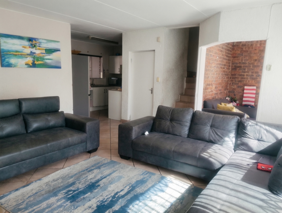 3 Bedroom Property for Sale in Buccleuch Gauteng