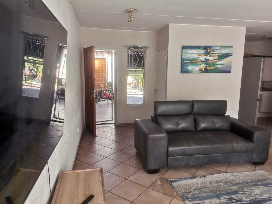 3 Bedroom Property for Sale in Buccleuch Gauteng