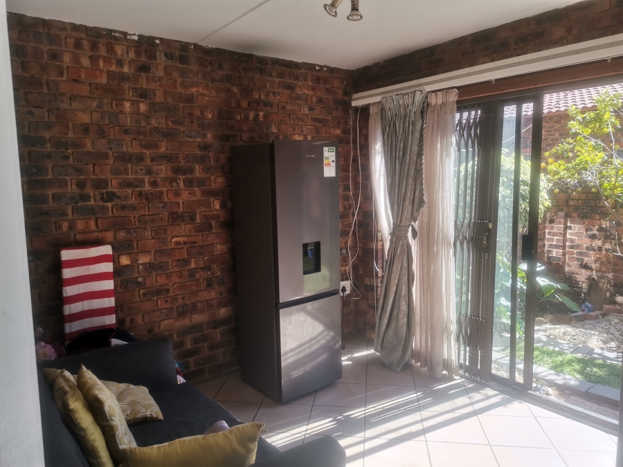 3 Bedroom Property for Sale in Buccleuch Gauteng