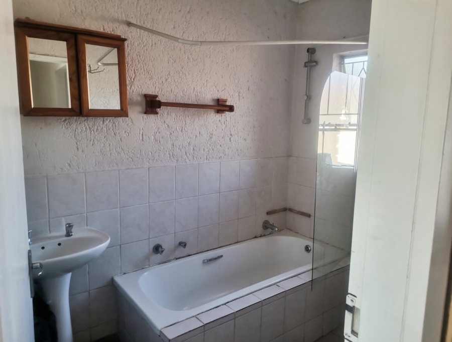 3 Bedroom Property for Sale in Buccleuch Gauteng