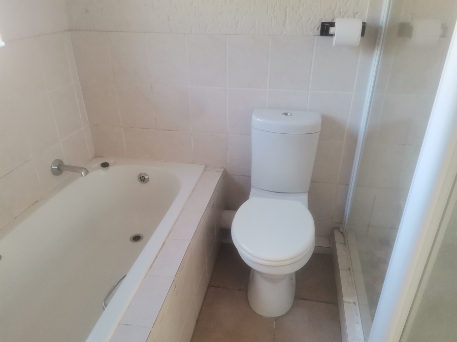 3 Bedroom Property for Sale in Buccleuch Gauteng