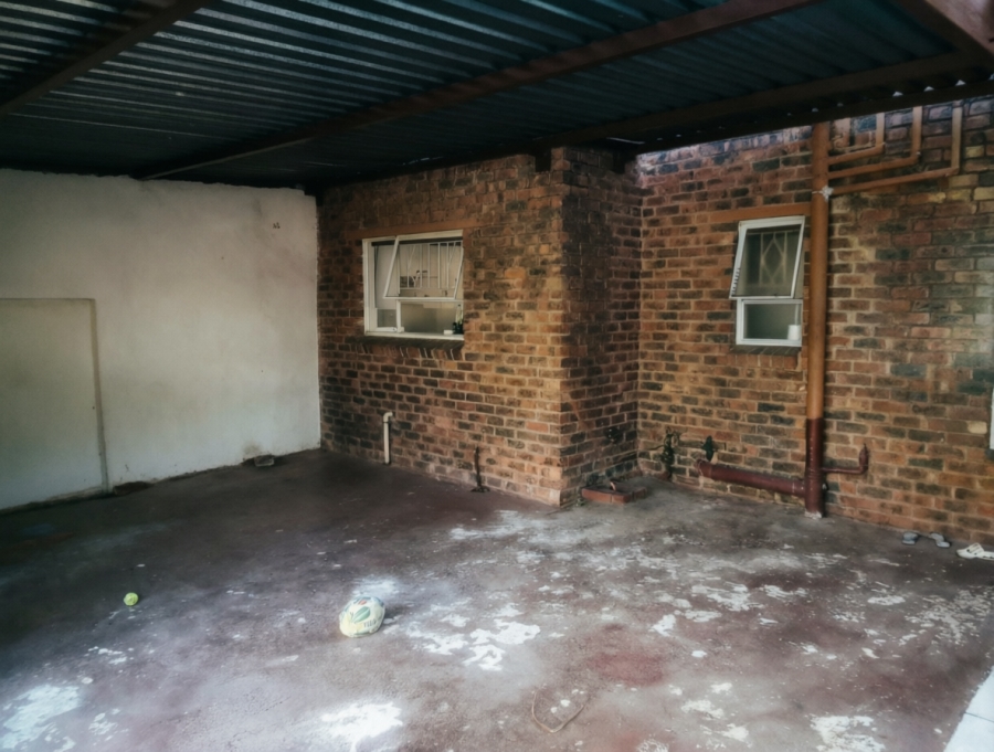 3 Bedroom Property for Sale in Buccleuch Gauteng