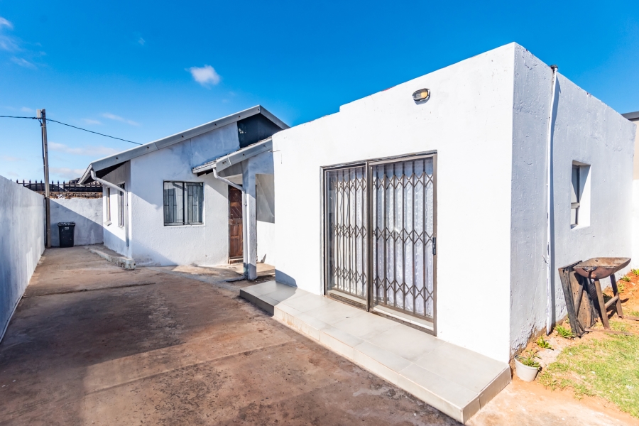 2 Bedroom Property for Sale in Protea Glen Gauteng