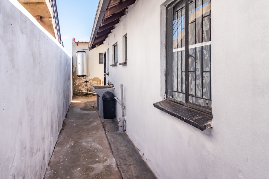 2 Bedroom Property for Sale in Protea Glen Gauteng