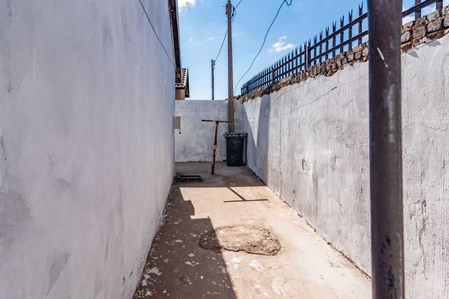 2 Bedroom Property for Sale in Protea Glen Gauteng