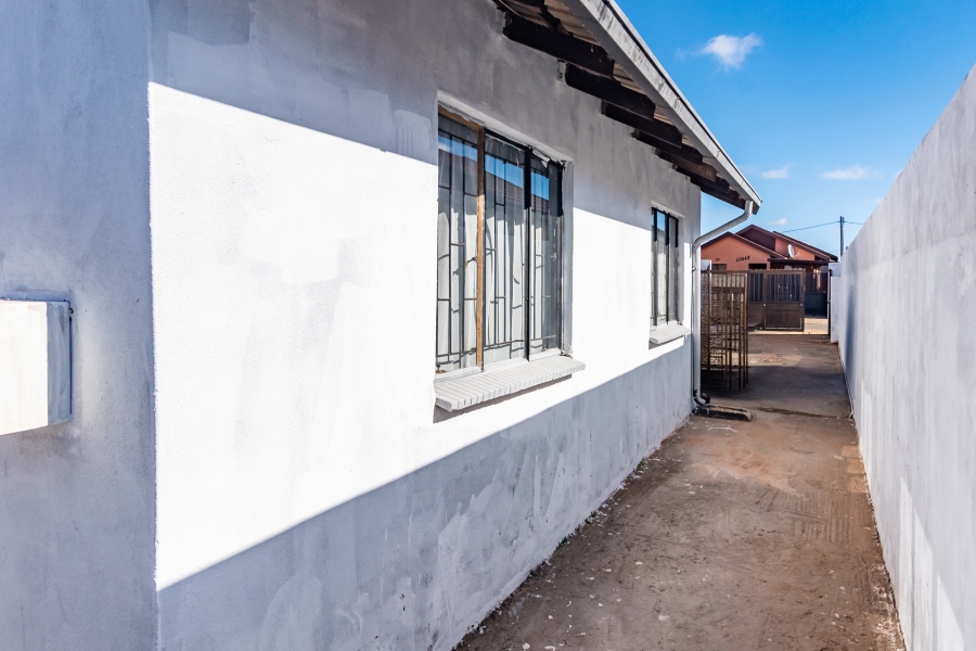 2 Bedroom Property for Sale in Protea Glen Gauteng
