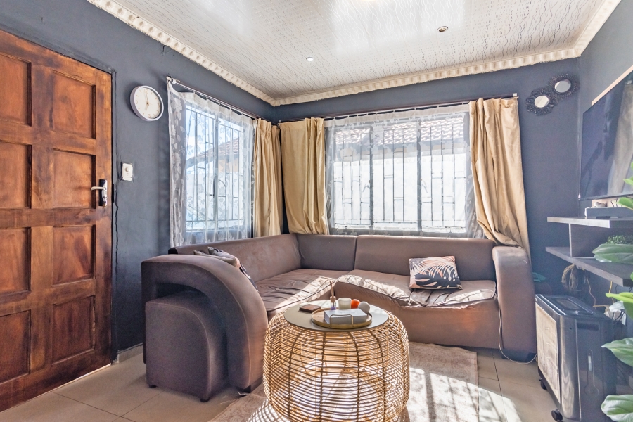 2 Bedroom Property for Sale in Protea Glen Gauteng