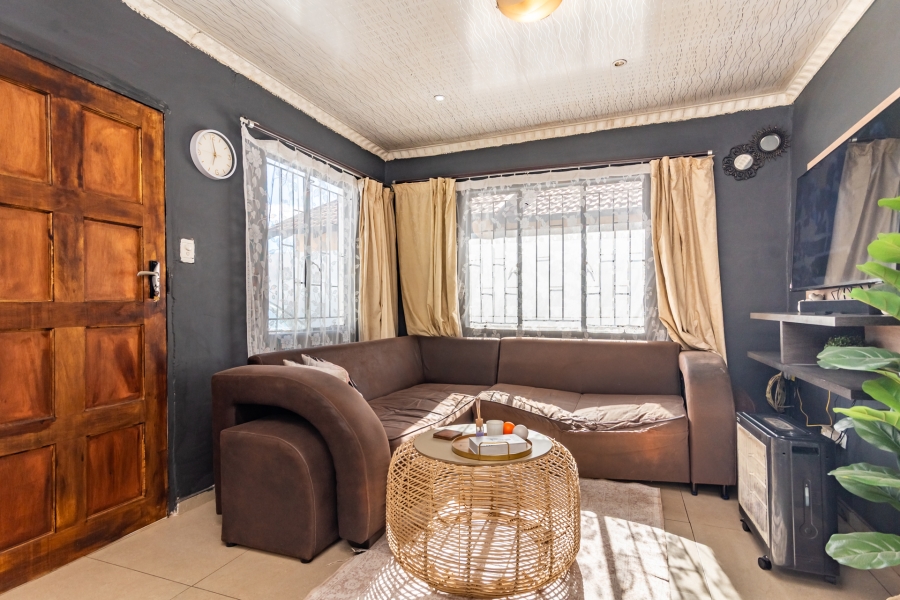 2 Bedroom Property for Sale in Protea Glen Gauteng