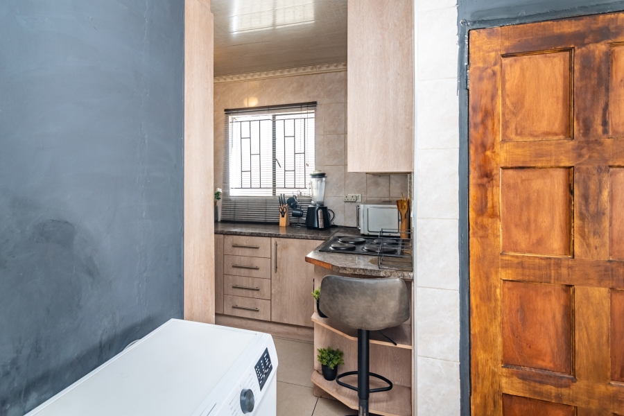 2 Bedroom Property for Sale in Protea Glen Gauteng