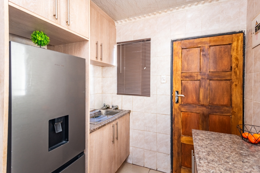 2 Bedroom Property for Sale in Protea Glen Gauteng