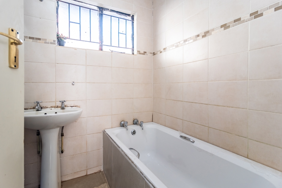 2 Bedroom Property for Sale in Protea Glen Gauteng