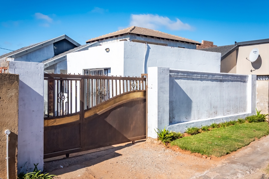 2 Bedroom Property for Sale in Protea Glen Gauteng