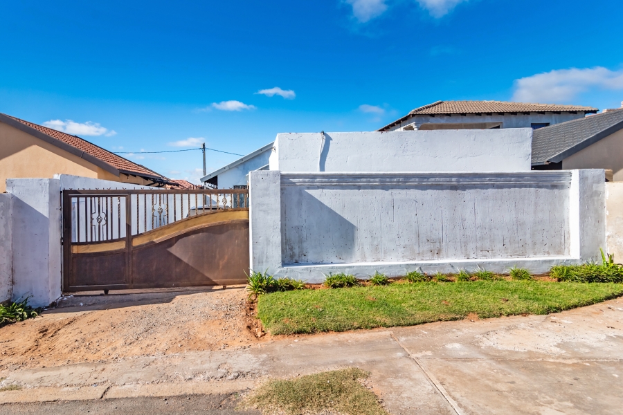 2 Bedroom Property for Sale in Protea Glen Gauteng