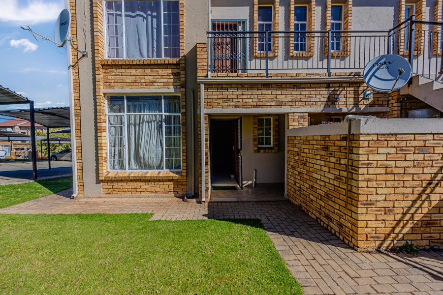 2 Bedroom Property for Sale in Laser Park Gauteng