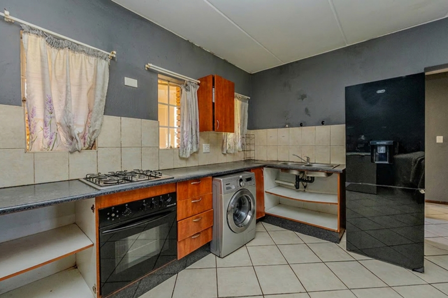 2 Bedroom Property for Sale in Laser Park Gauteng