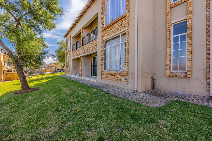 2 Bedroom Property for Sale in Laser Park Gauteng